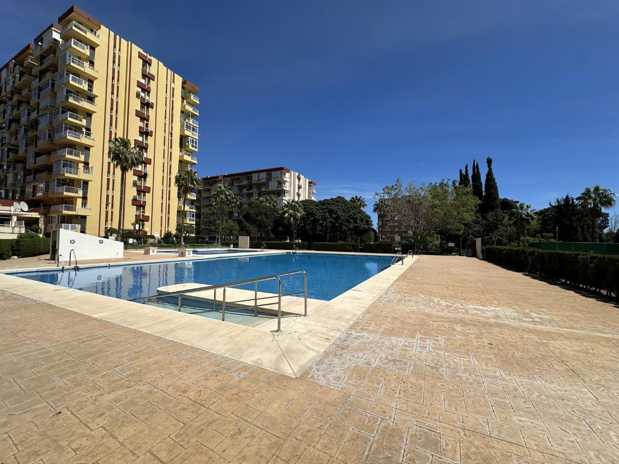 Estudio Agata Con Piscina A 800M De La Playa Benalmádena Kültér fotó