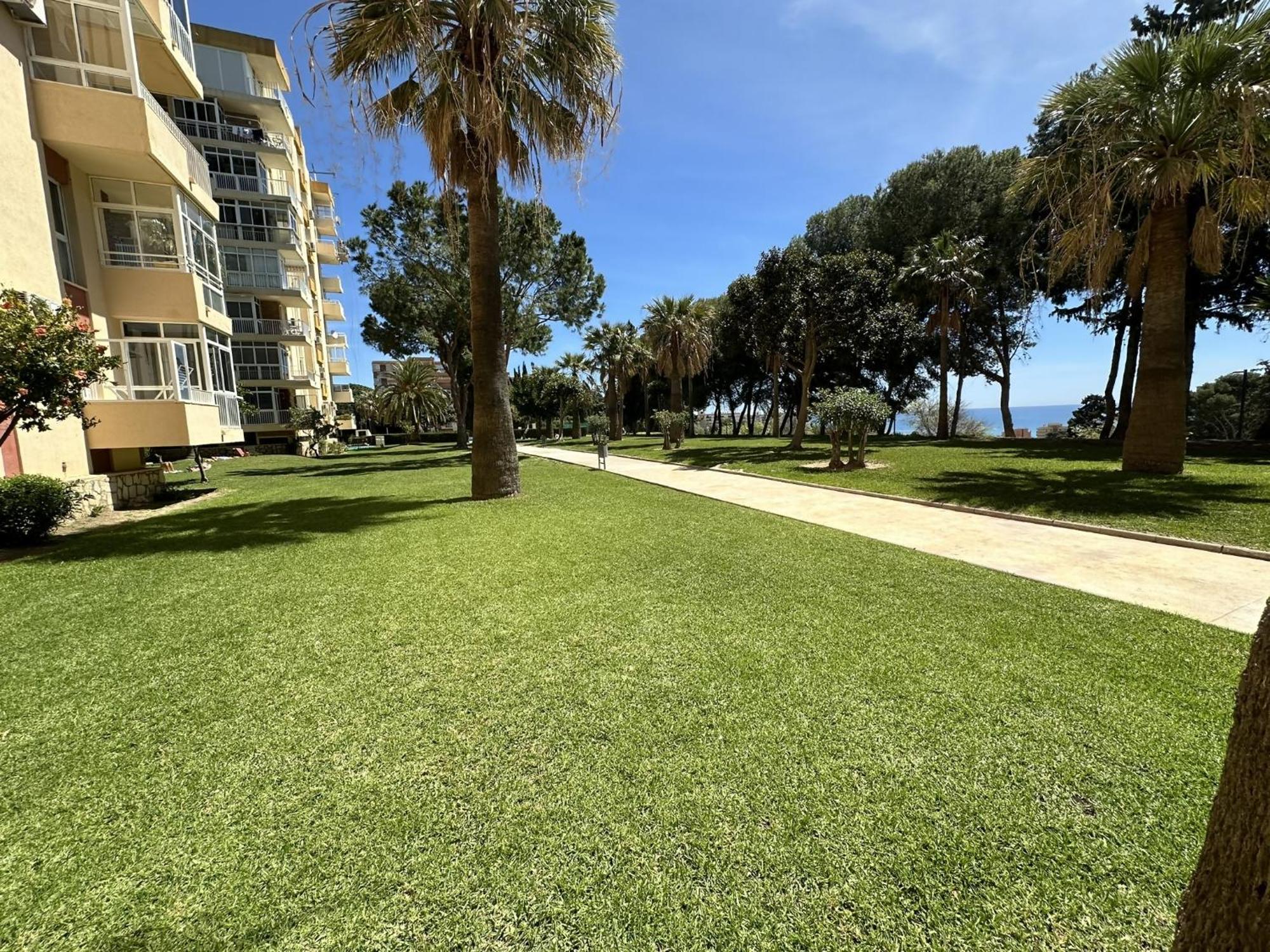 Estudio Agata Con Piscina A 800M De La Playa Benalmádena Kültér fotó